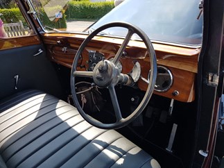 Mollie Daimlar DE36 1949 hearse interior