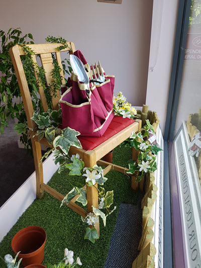 Maldon Office Father's Day Window chair with ivy